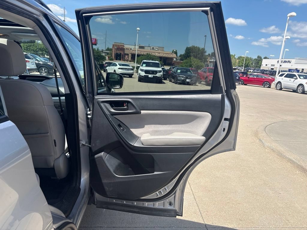 Used 2016 Subaru Forester 2.5i Premium w/ Popular Package #2 AWD/4WD image 28