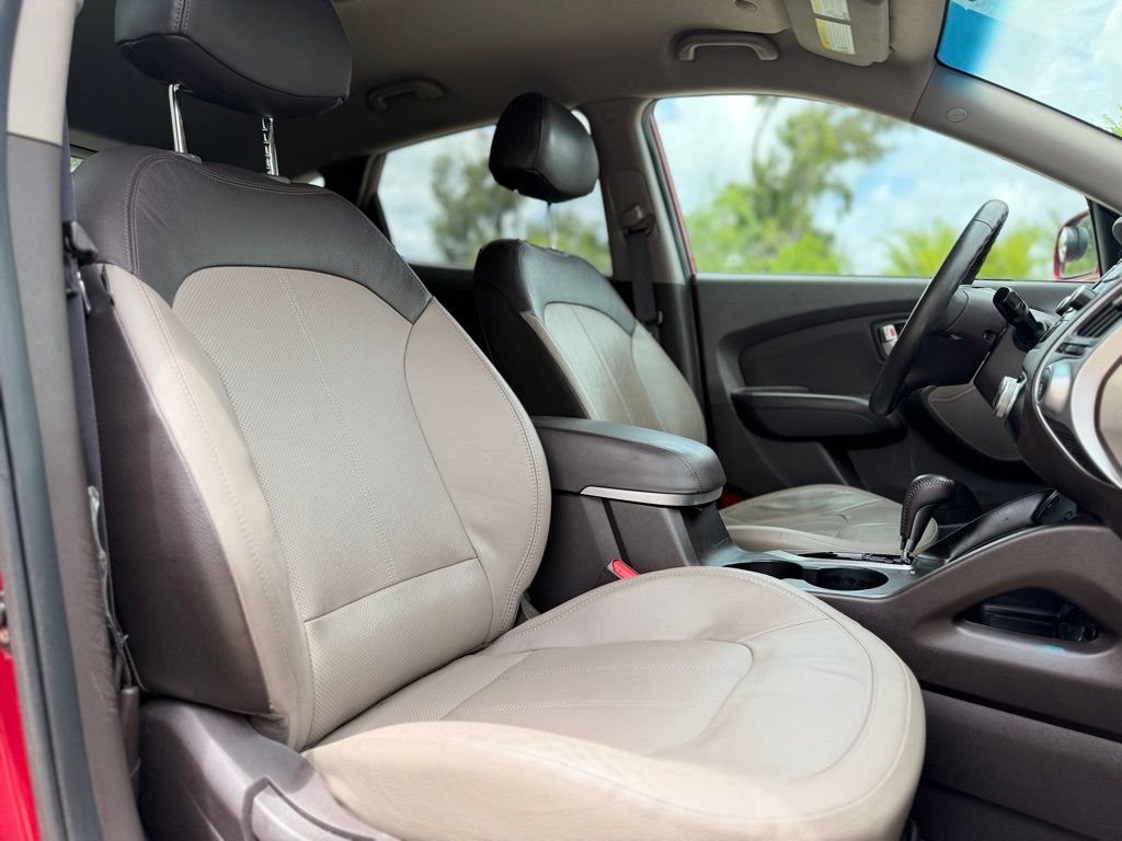 Used 2013 Hyundai Tucson Limited FWD image 18
