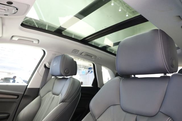 Used 2024 Audi Q5 2.0T Premium w/ Convenience Package image 31