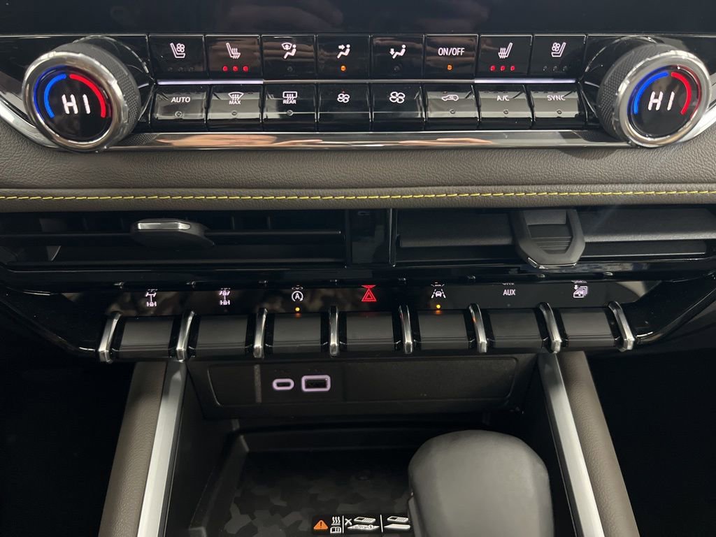 New 2025 Chevrolet Colorado ZR2 w/ Midnight Edition AWD/4WD image 17
