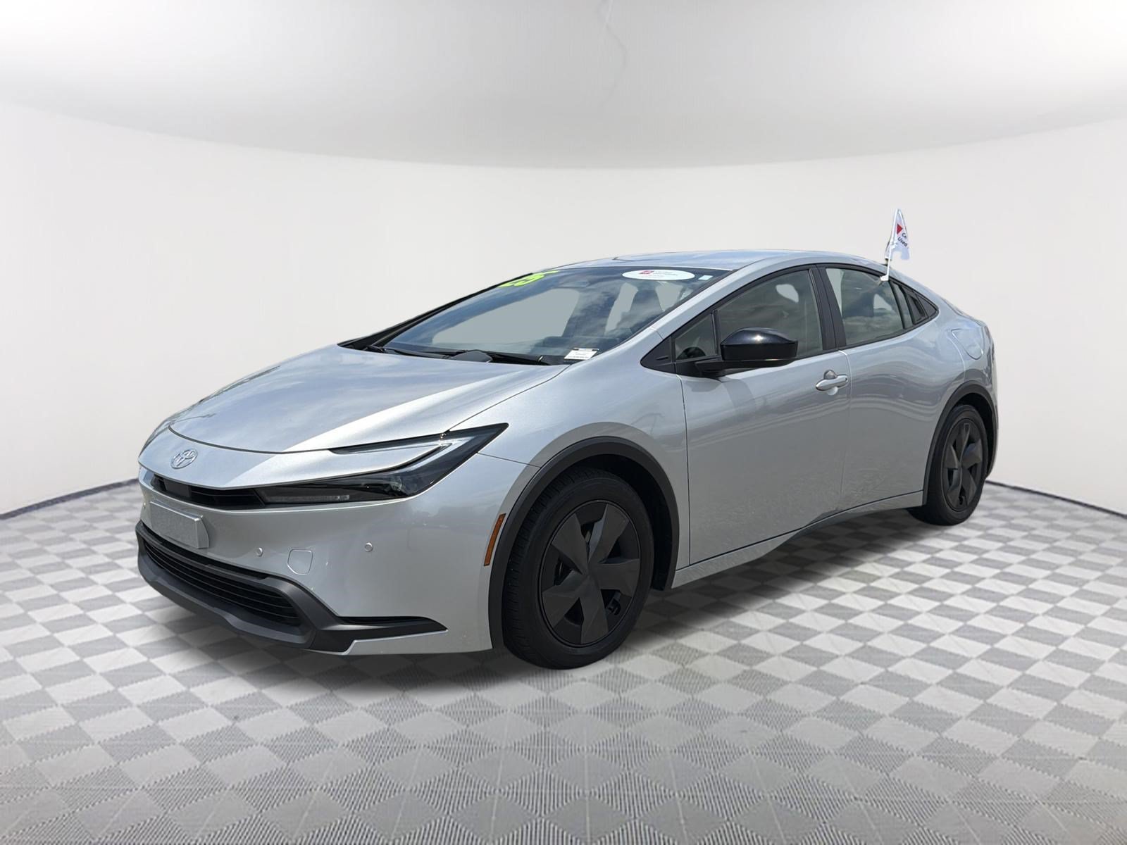Certified 2025 Toyota Prius LE FWD image 3