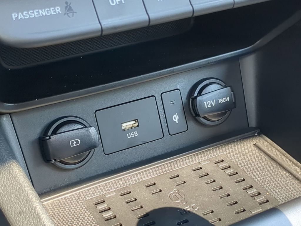 Used 2022 Hyundai Kona Limited image 23