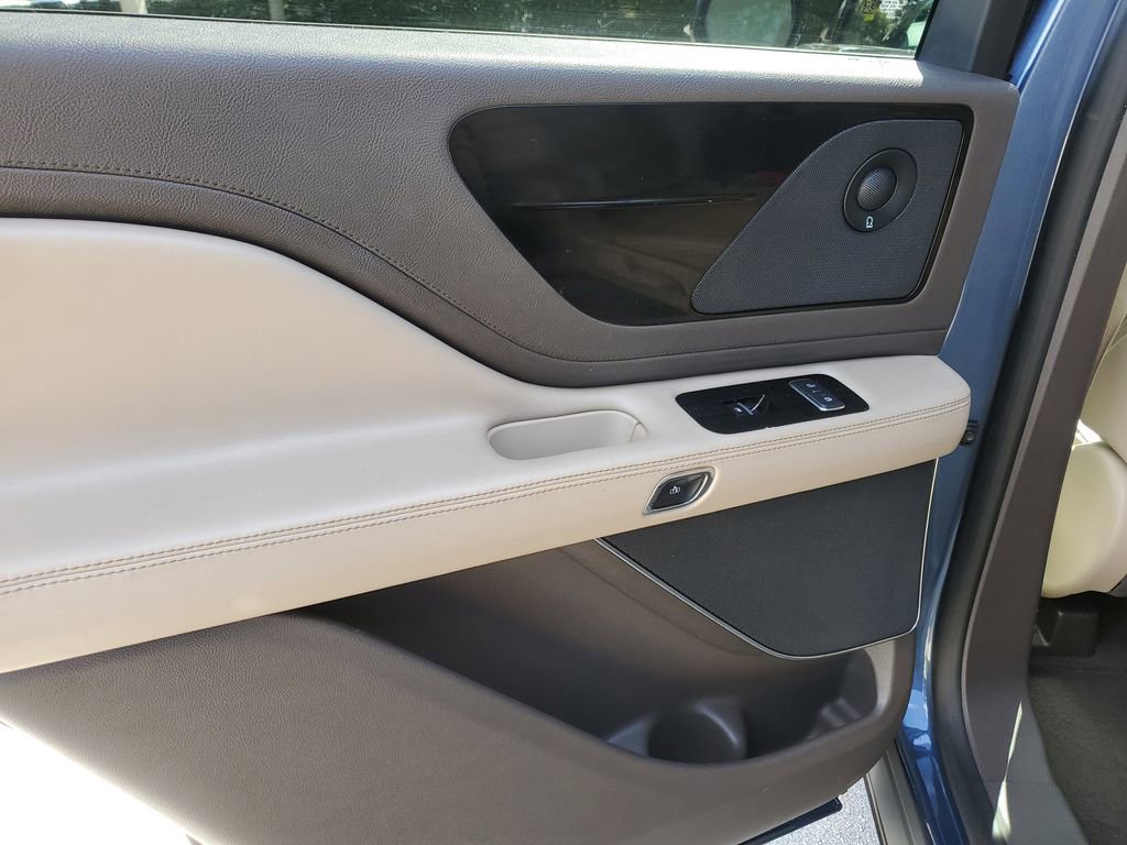 Used 2020 Lincoln Aviator Reserve RWD image 9