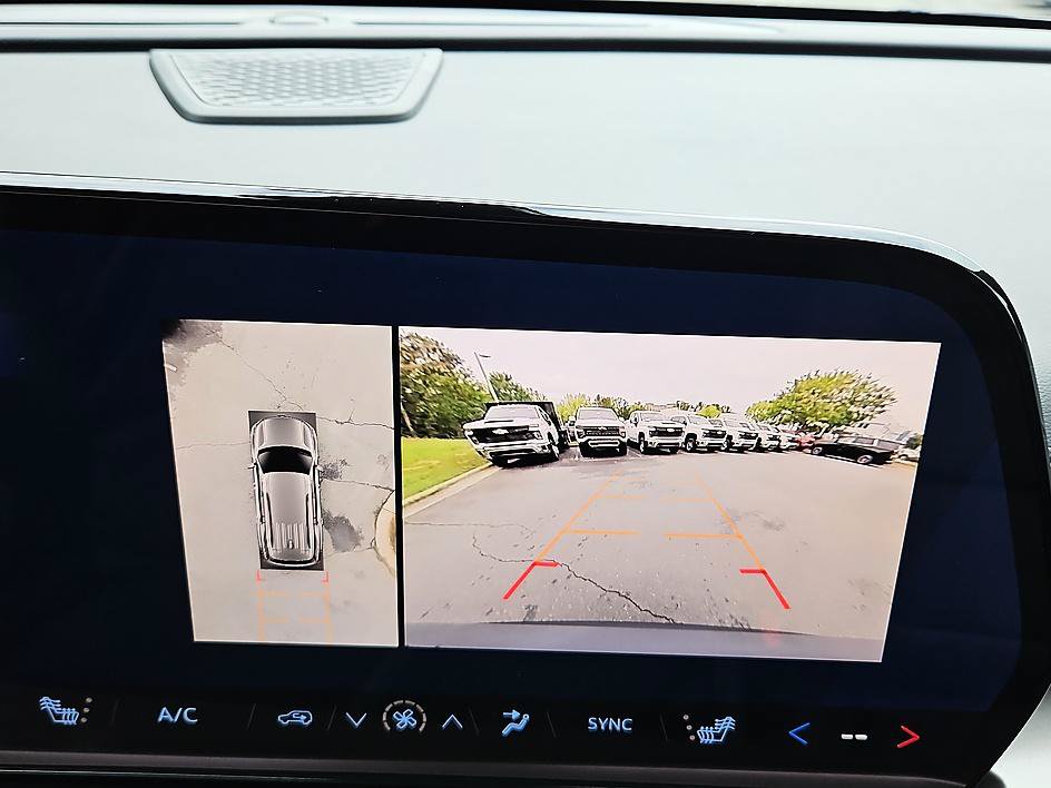 New 2026 Chevrolet Traverse LT w/ Enhanced Driving Package FWD image 19
