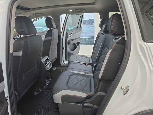 New 2026 Volkswagen Atlas Peak Edition image 18