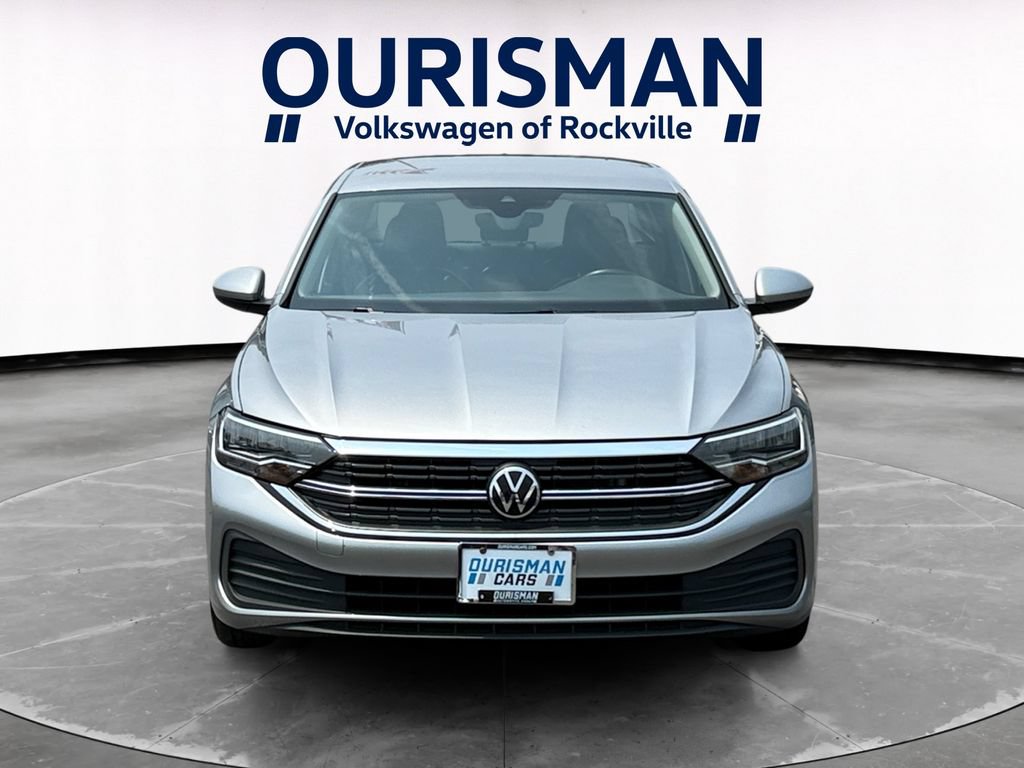 Used 2024 Volkswagen Jetta SE FWD image 8