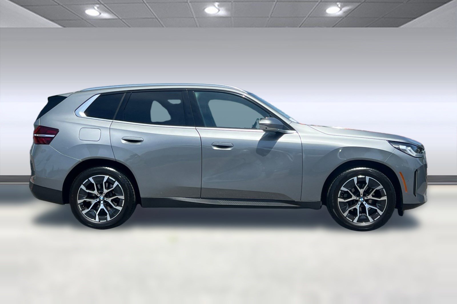Used 2025 BMW X3 xDrive30i w/ Premium Package AWD/4WD image 7