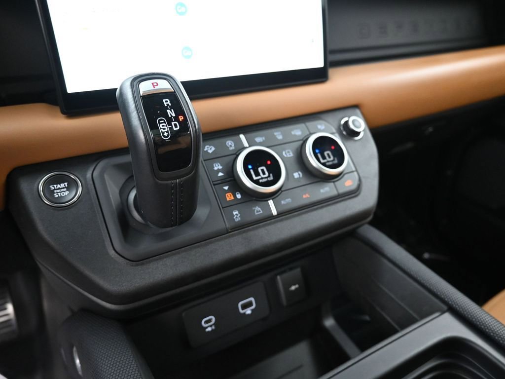 Used 2024 Land Rover Defender 110 V8 image 22