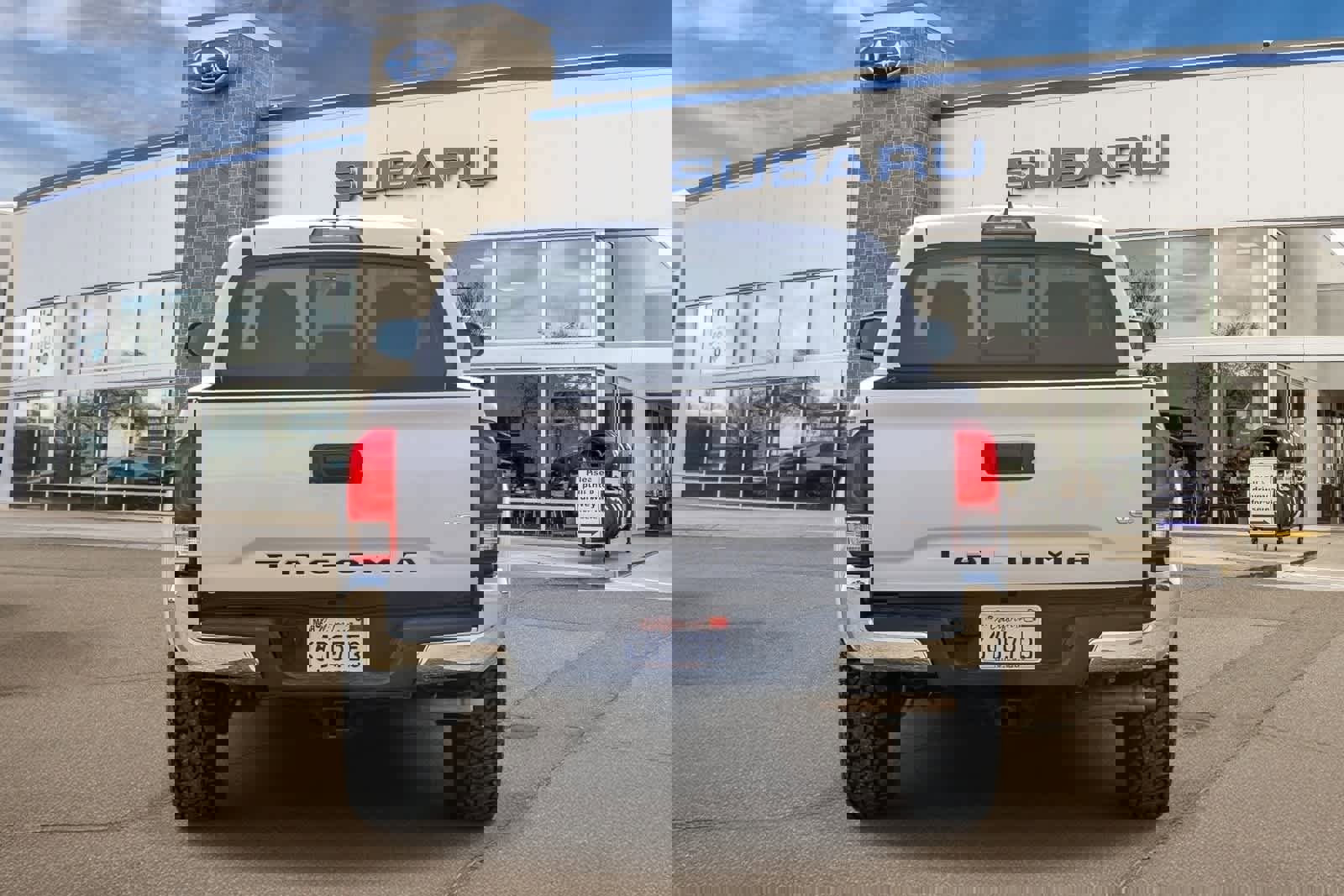 Used 2017 Toyota Tacoma SR5 w/ Tow Package image 7