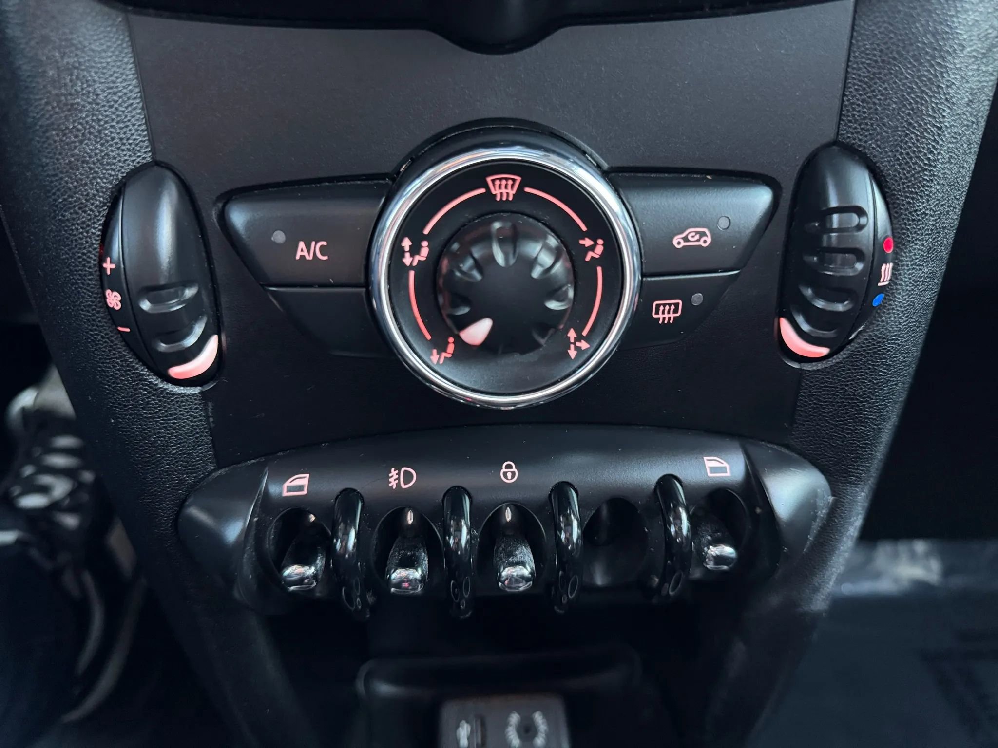 Used 2013 MINI Cooper S image 33