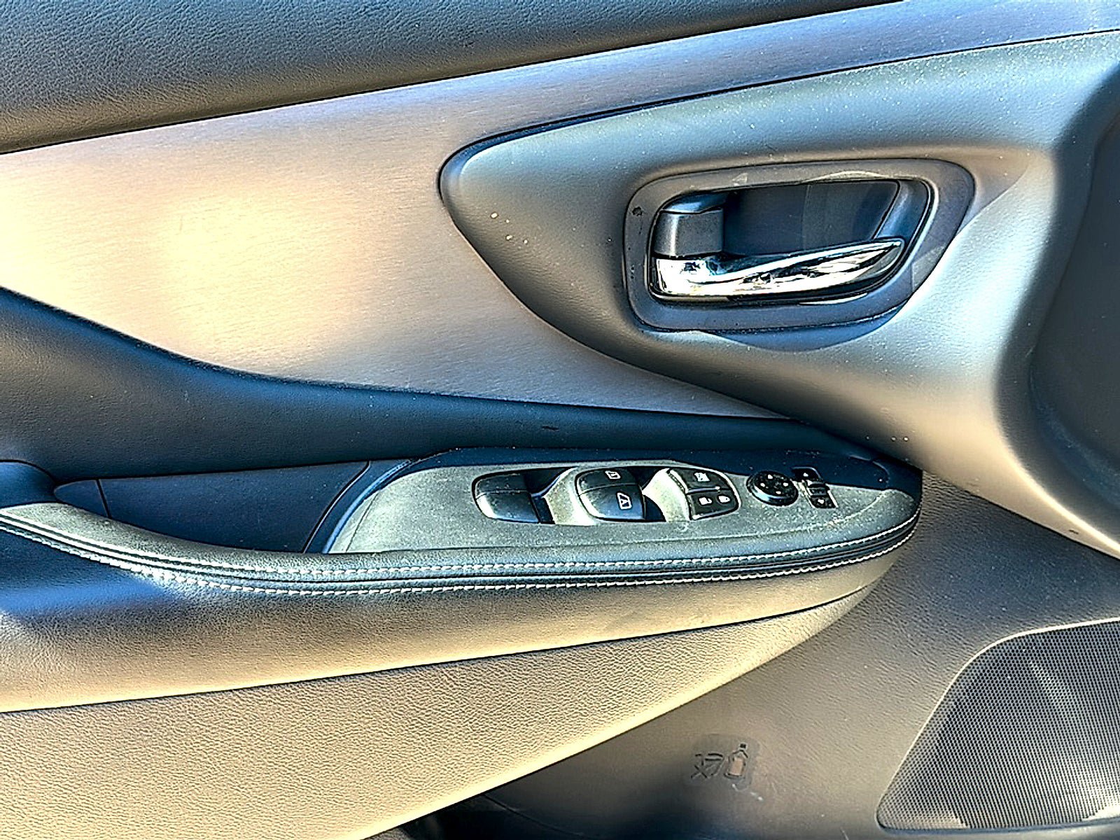 Used 2022 Nissan Murano S FWD image 9