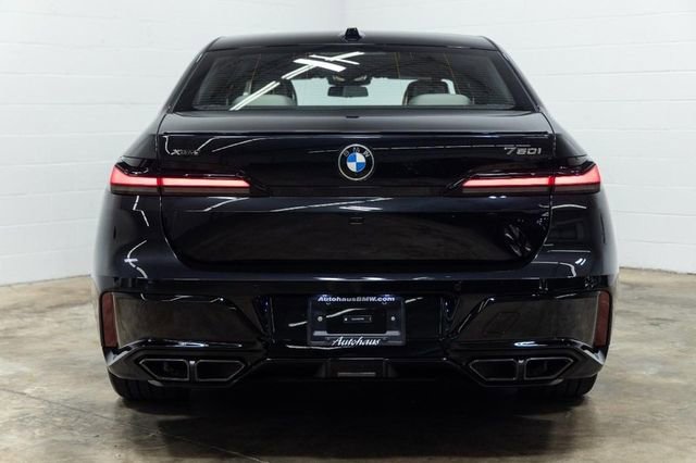 Used 2025 BMW 760i xDrive w/ Executive Package image 13