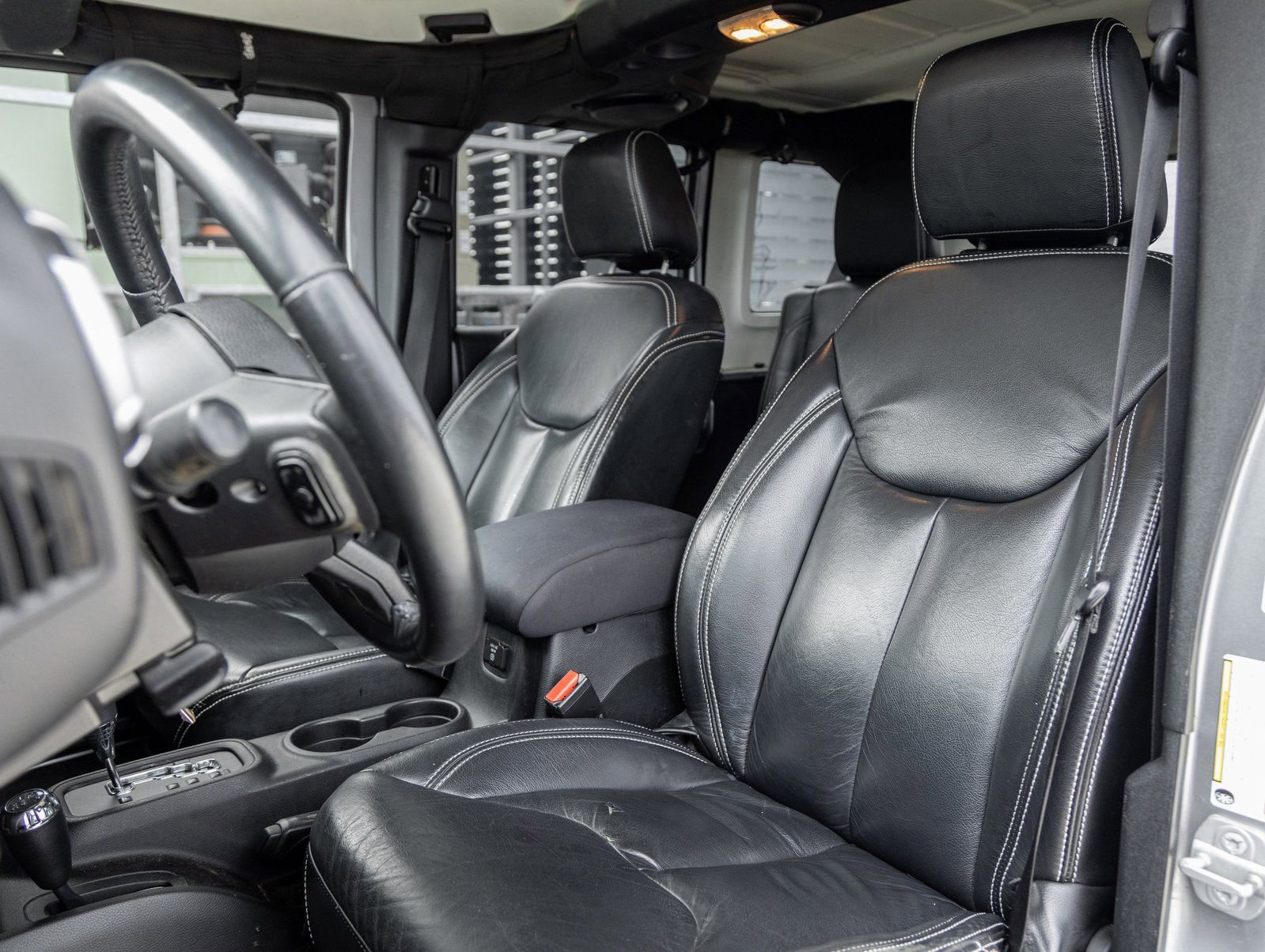 Used 2014 Jeep Wrangler Unlimited Sahara w/ Max Tow Package image 5
