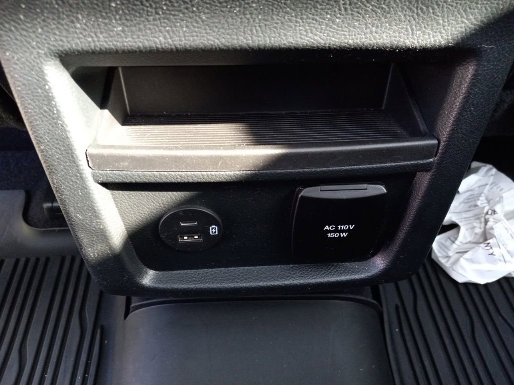 Used 2021 Ford Edge ST-Line w/ Cold Weather Package image 23