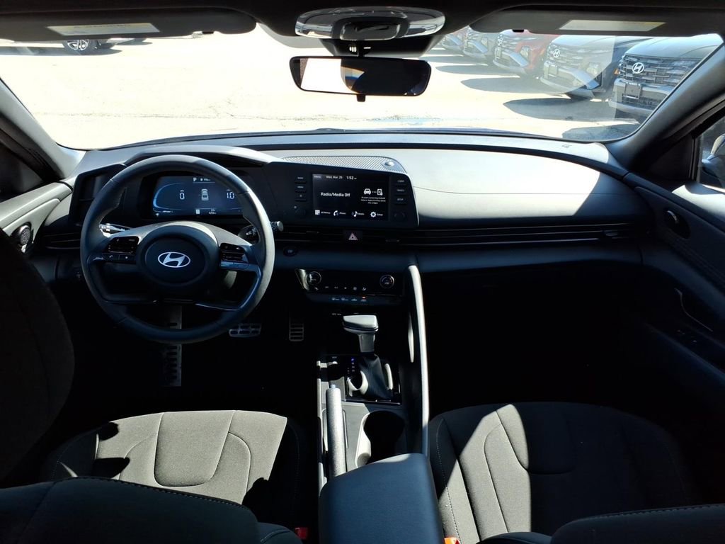 New 2025 Hyundai Elantra Sport image 15