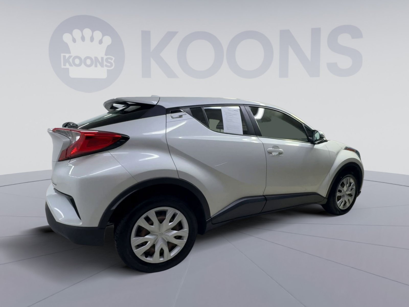 Used 2021 Toyota C-HR LE FWD image 11