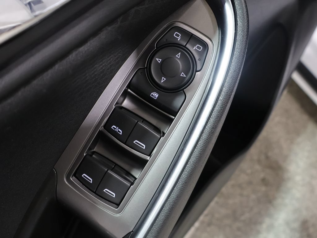 Used 2018 Chevrolet Malibu LT FWD image 14