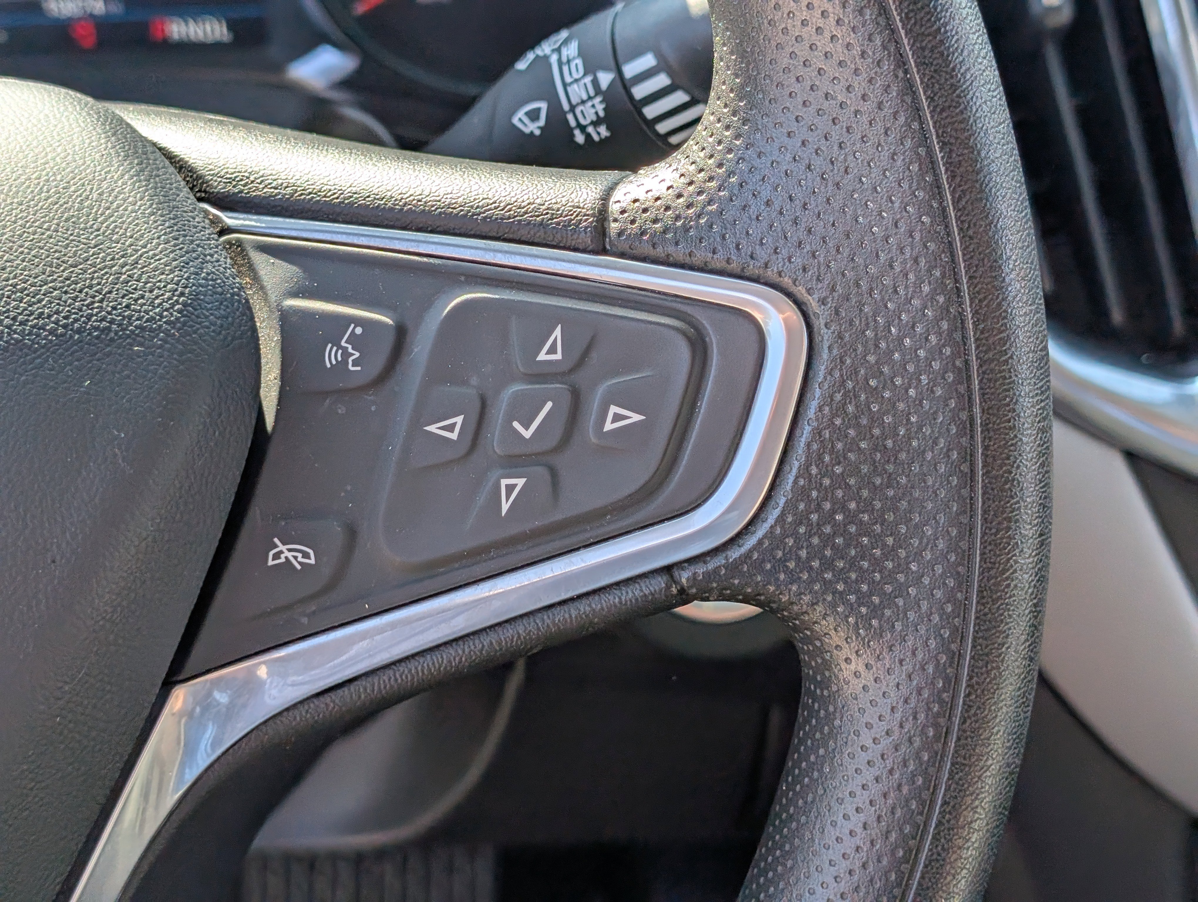 Used 2023 Chevrolet Equinox LS w/ LS Convenience Package image 23