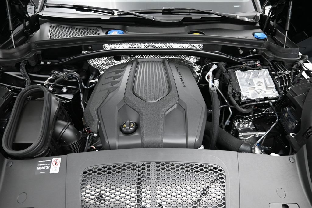 New 2026 Porsche Macan AWD/4WD image 19
