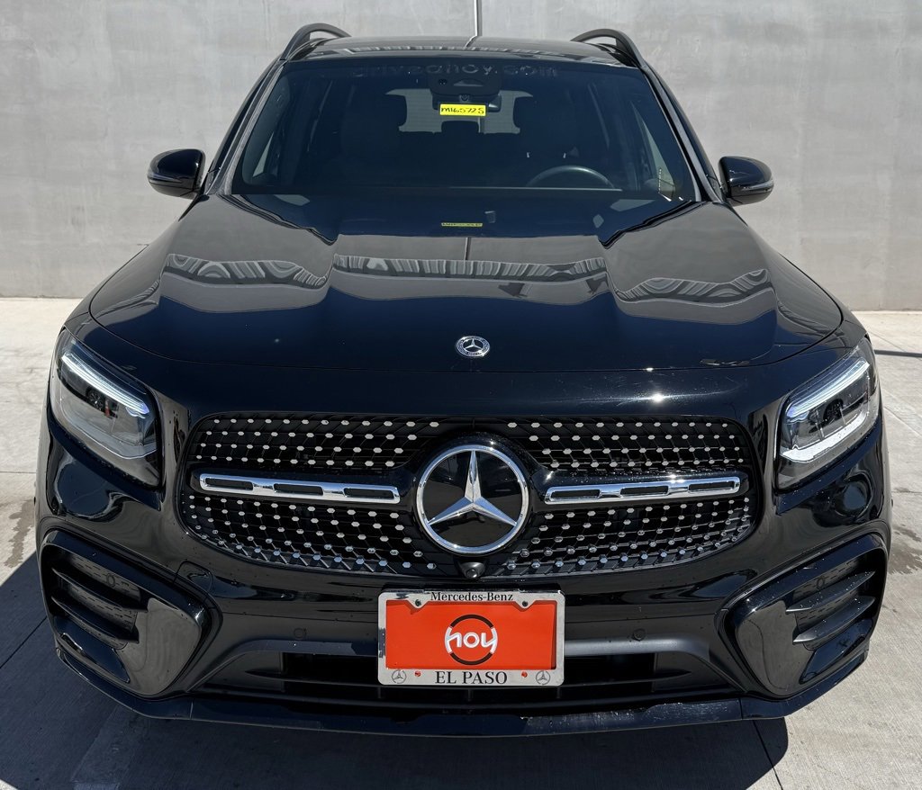 Used 2024 Mercedes-Benz GLB 250 4MATIC image 2
