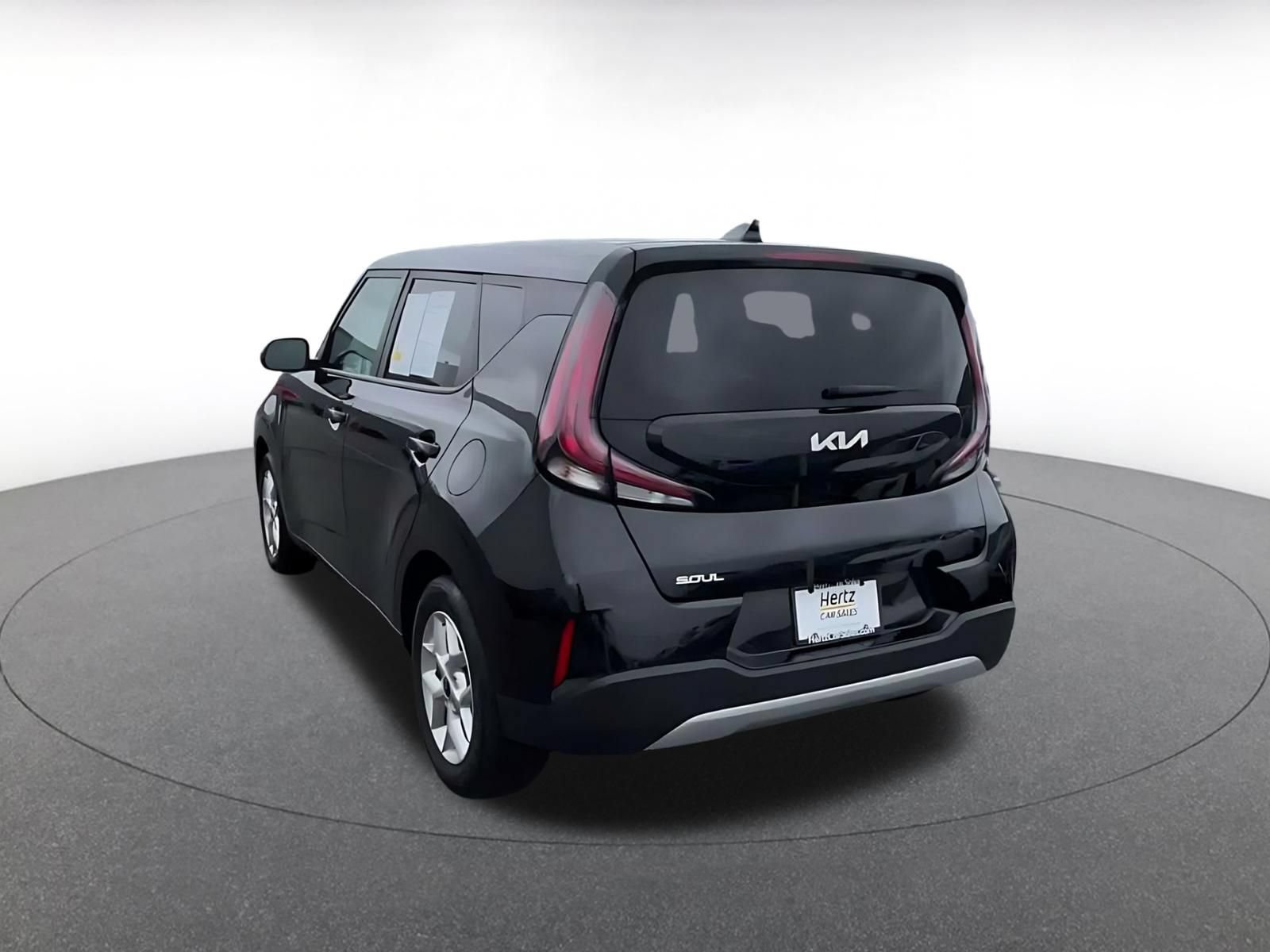 Used 2025 Kia Soul LX w/ LX Technology Package FWD image 10