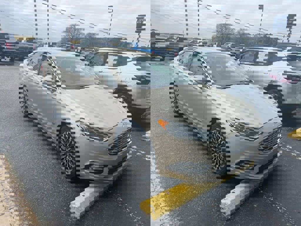 Used 2018 Ford Fusion Titanium image 3