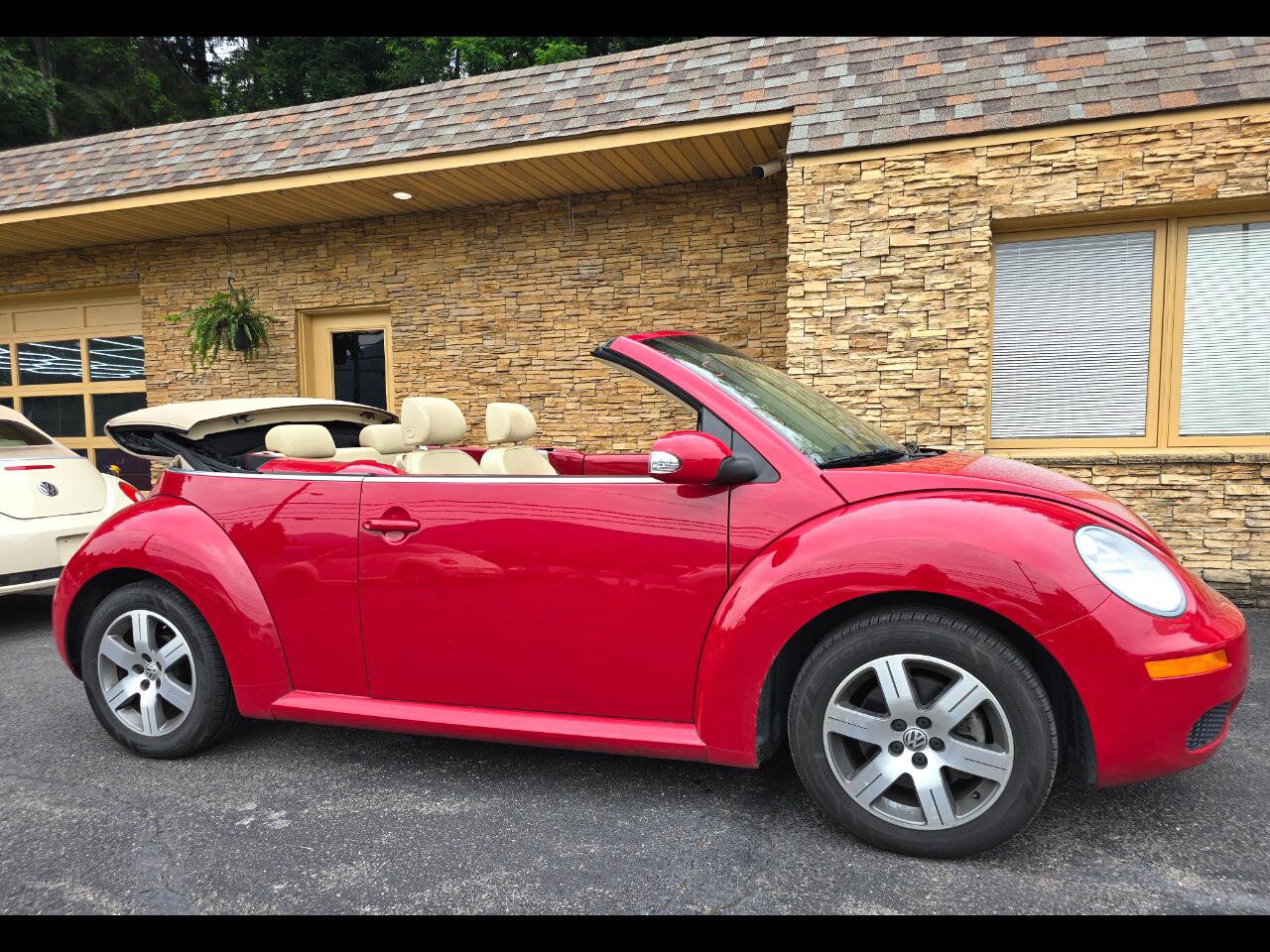Used 2006 Volkswagen Beetle Convertible w/ Package 1