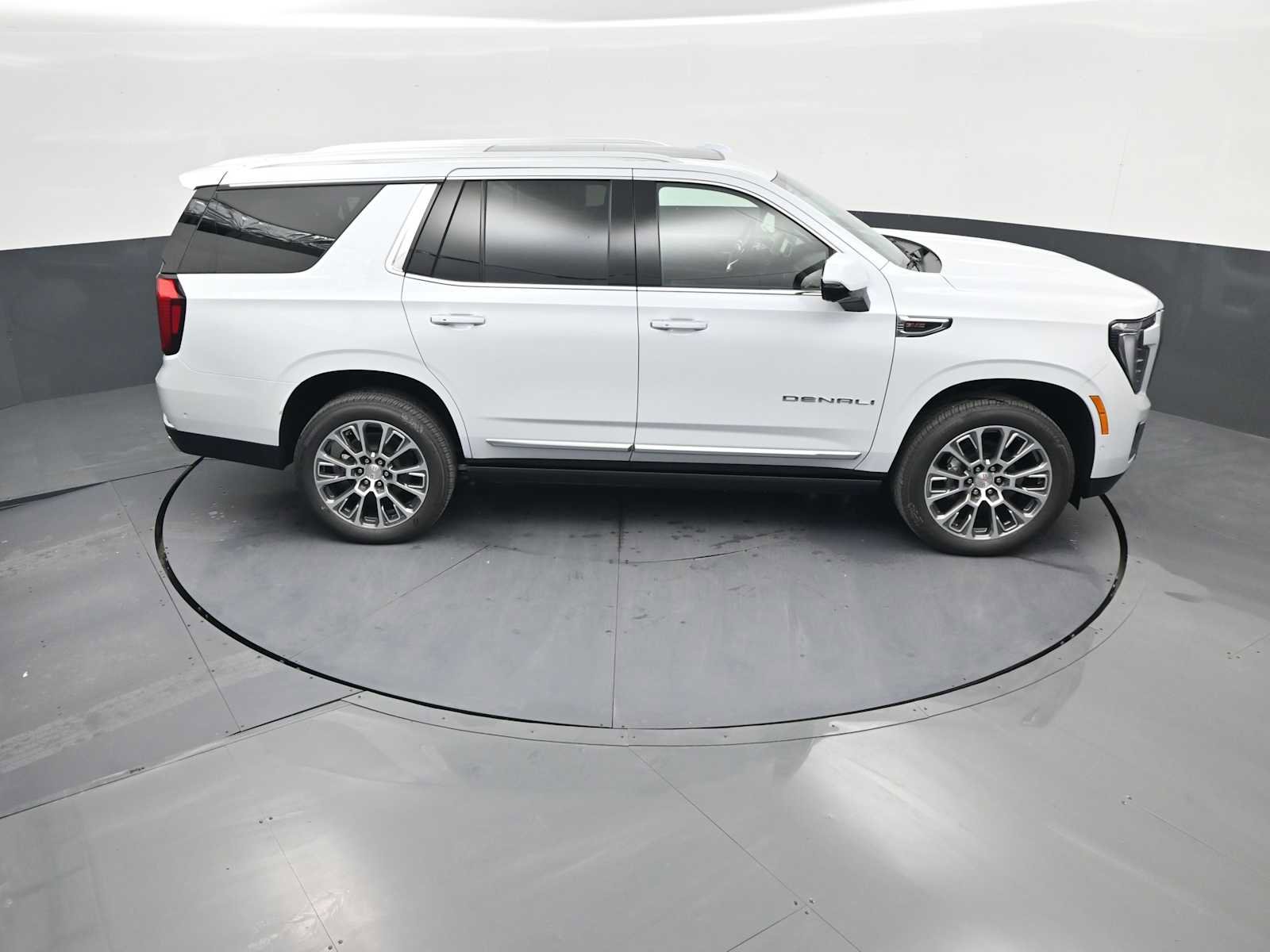 New 2026 GMC Yukon Denali w/ Sun & Power Step Package AWD/4WD image 37