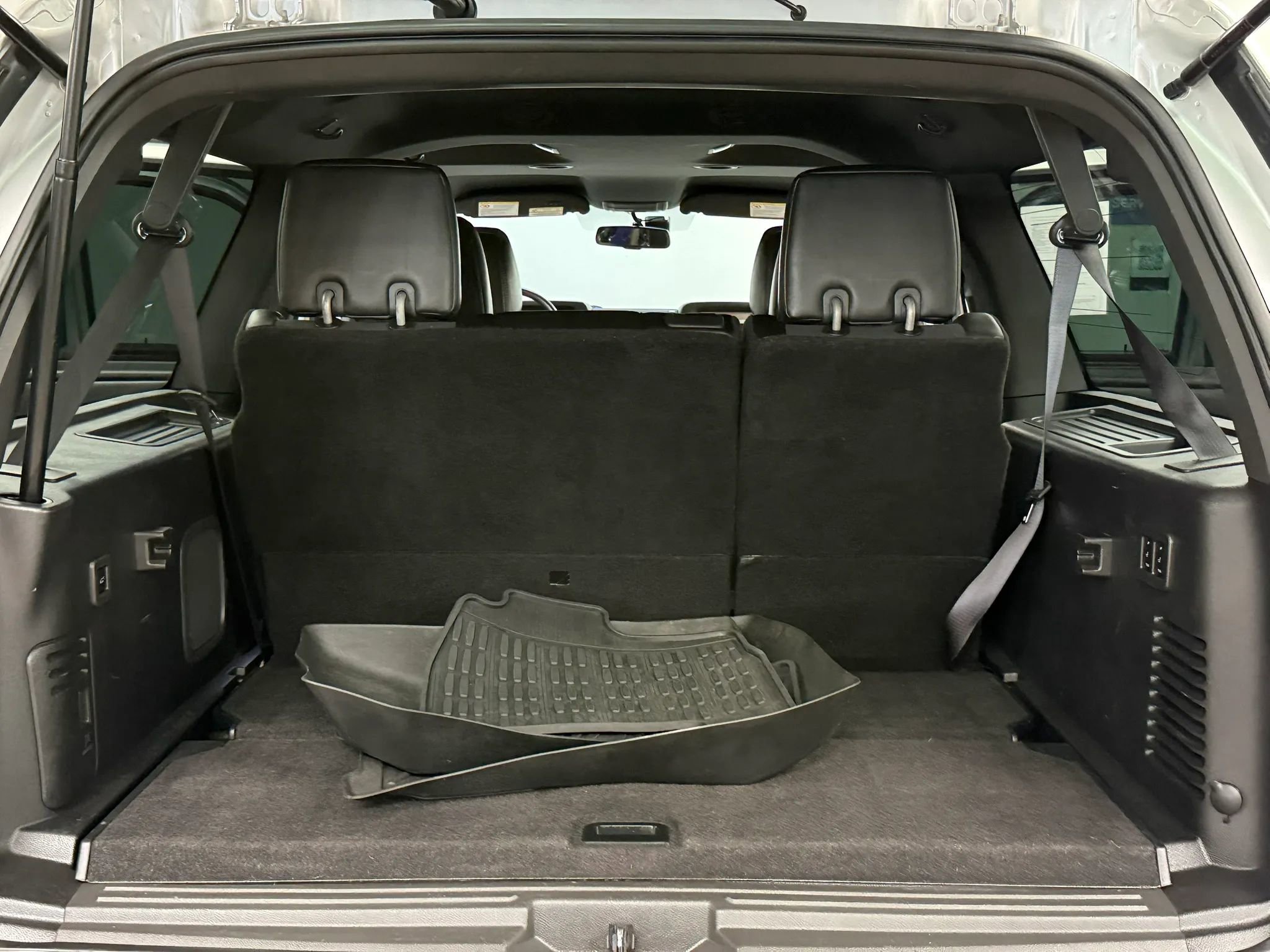 Used 2012 Lincoln Navigator L 4WD image 11
