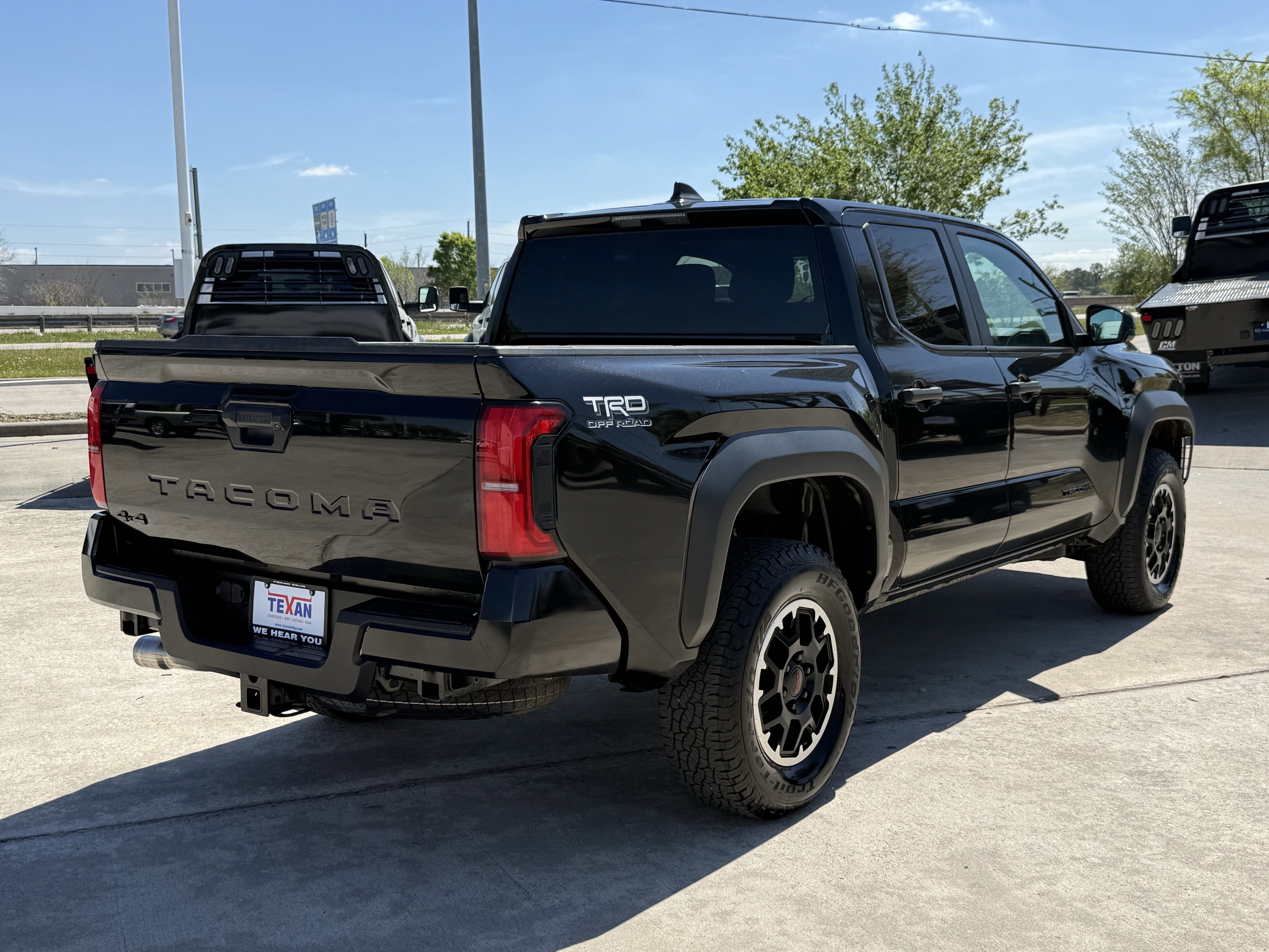 Used 2024 Toyota Tacoma TRD Off-Road image 5