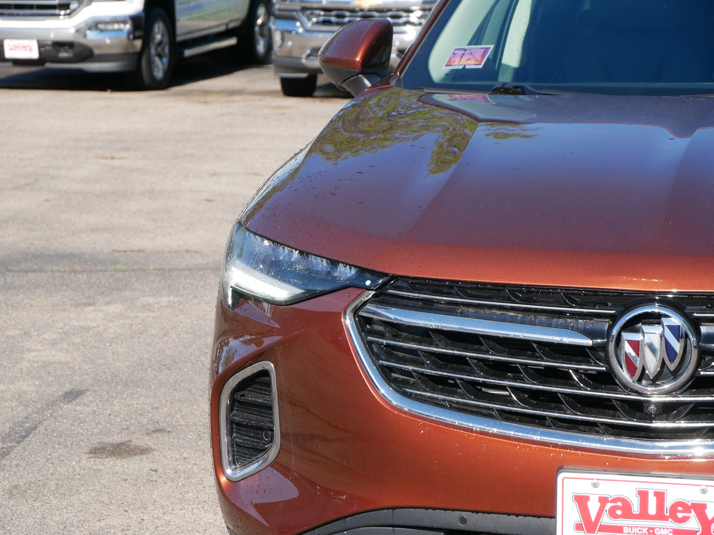 Used 2021 Buick Envision Essence w/ Technology Package I image 3