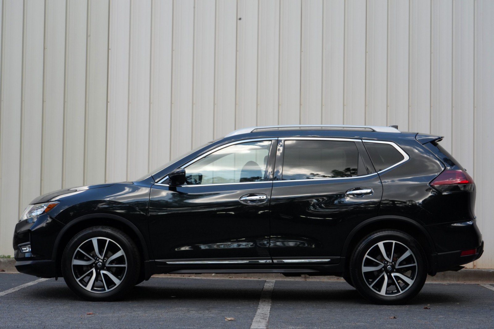 Used 2019 Nissan Rogue SL w/ Premium Package AWD/4WD image 8