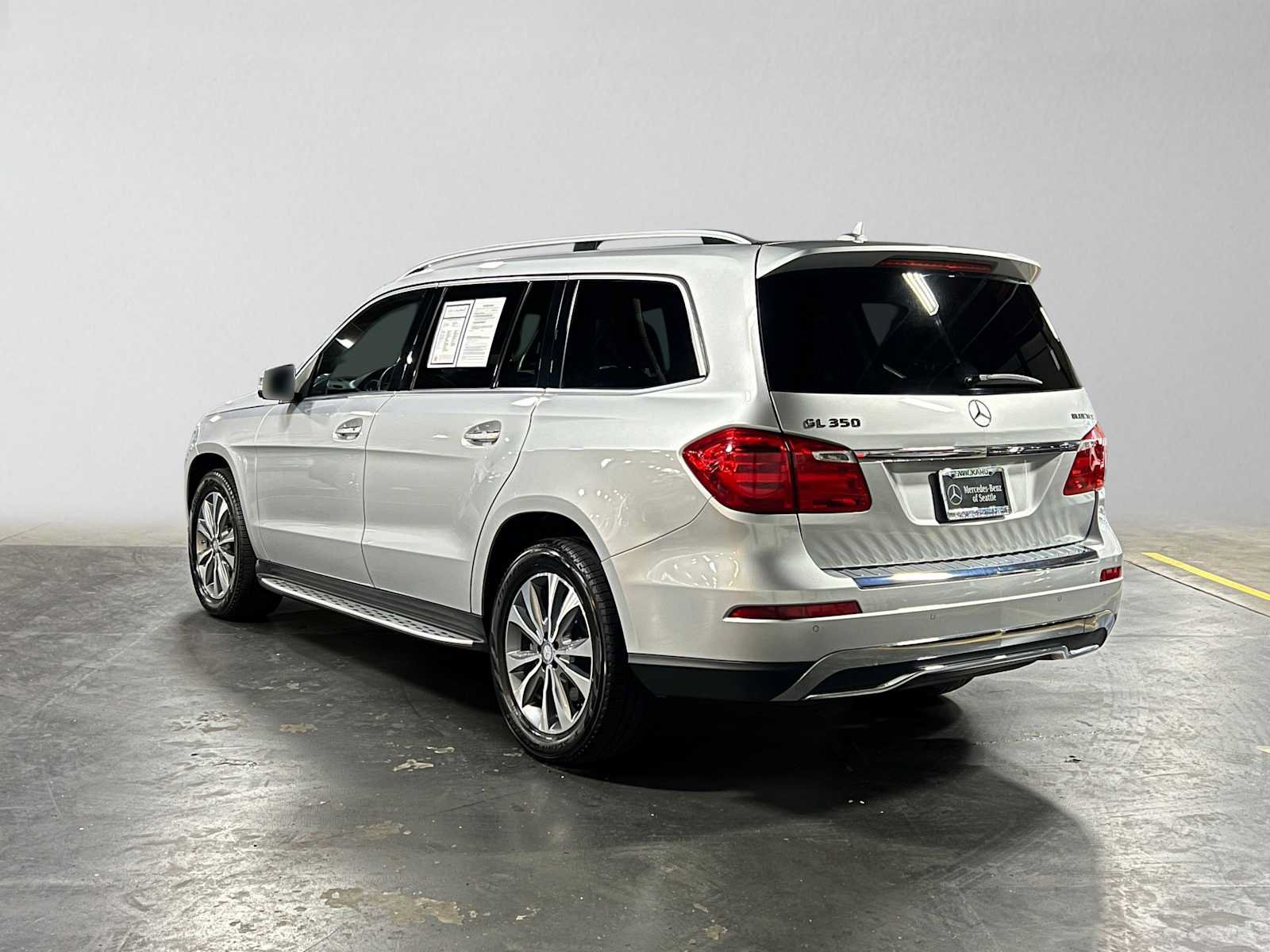 Certified 2016 Mercedes-Benz GL 320 BlueTEC 4MATIC image 5