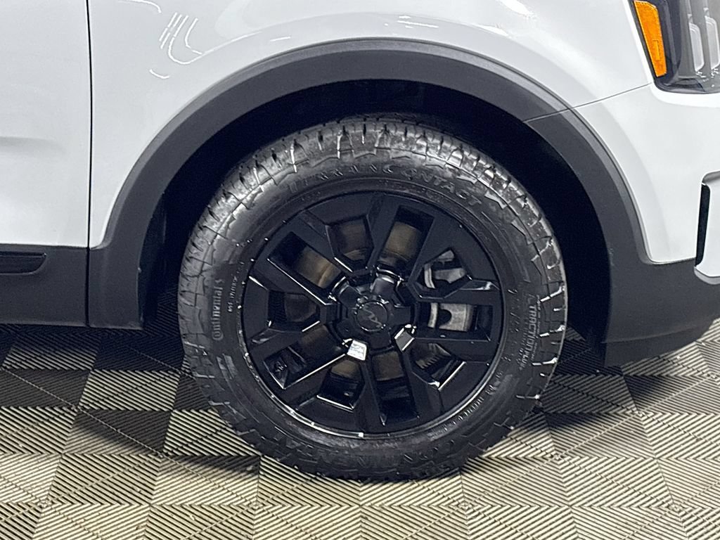 Used 2025 Kia Telluride AWD image 24