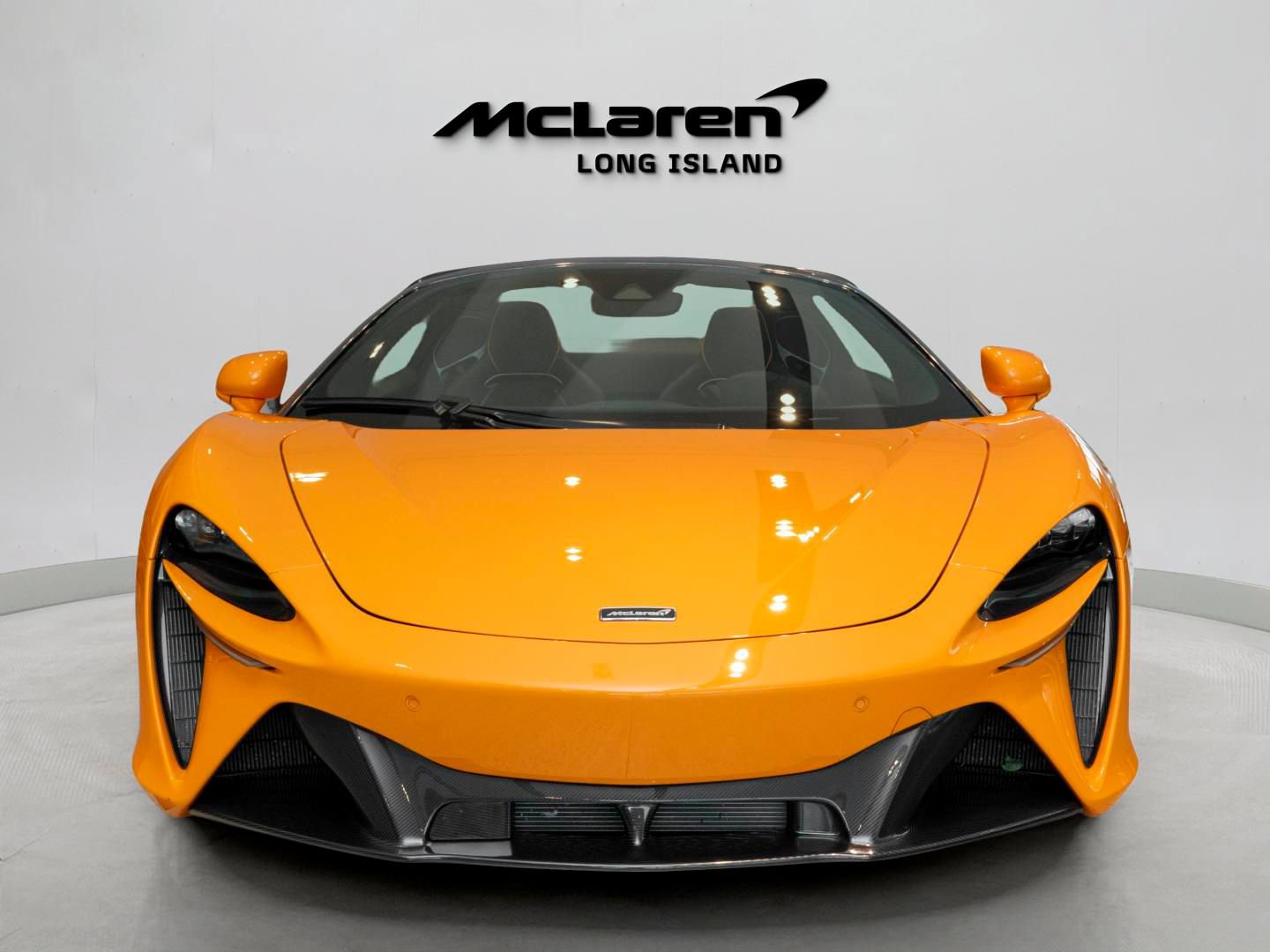Used 2026 McLaren Artura Spider RWD image 3