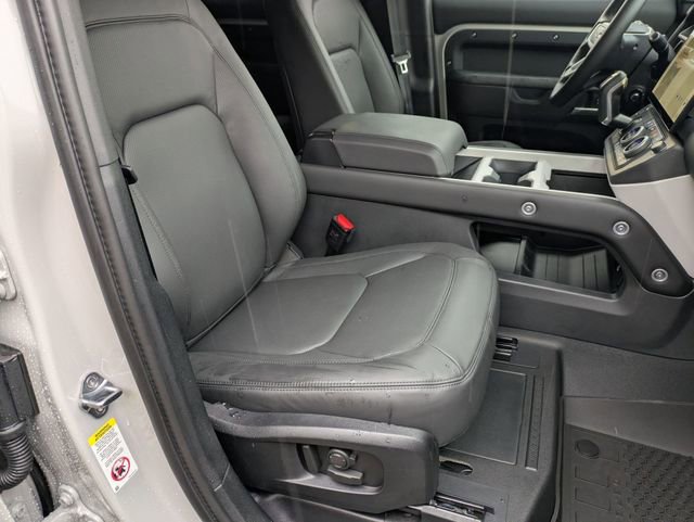 New 2026 Land Rover Defender 110 X-Dynamic SE image 18