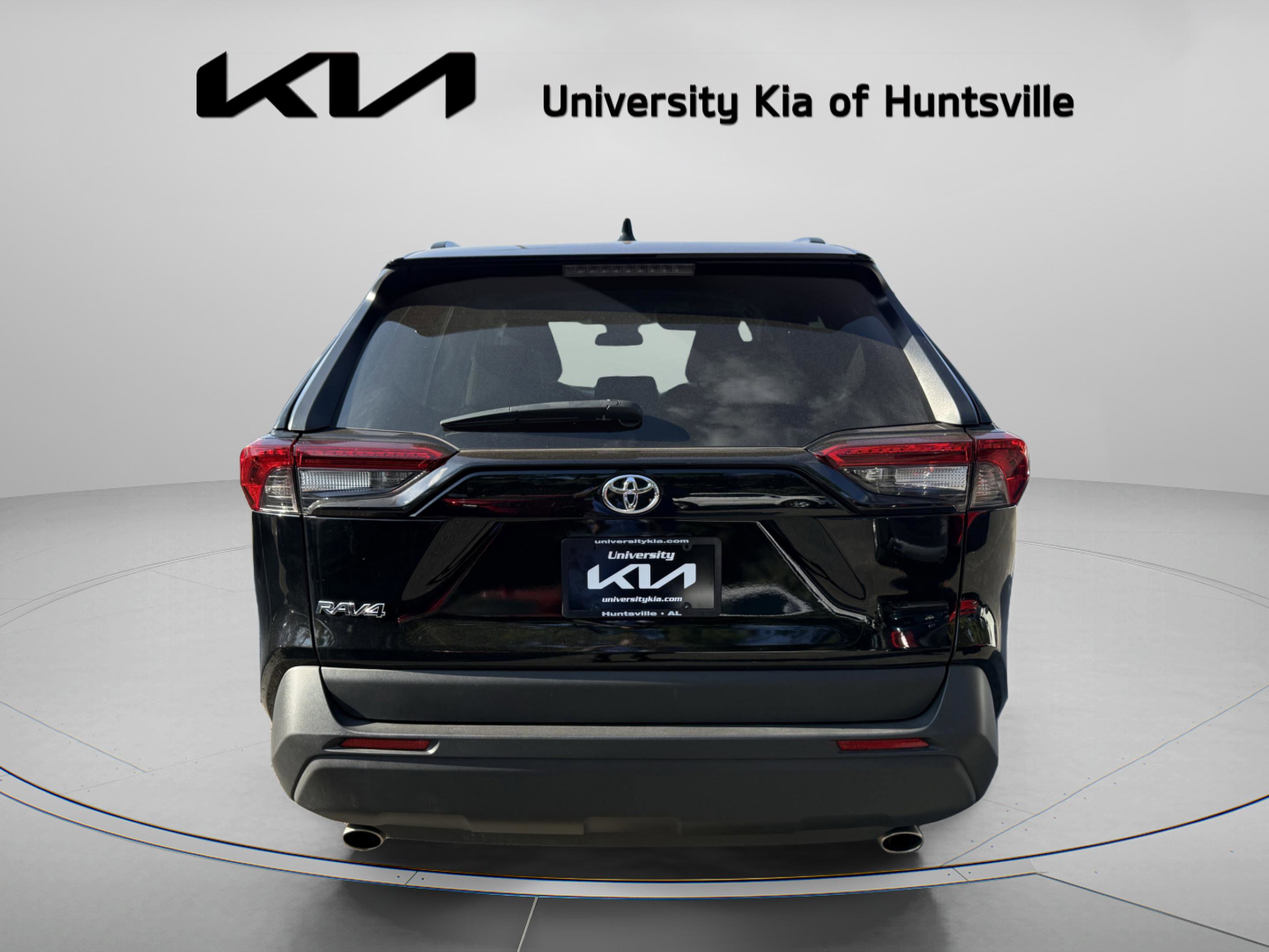 Used 2024 Toyota RAV4 XLE image 6