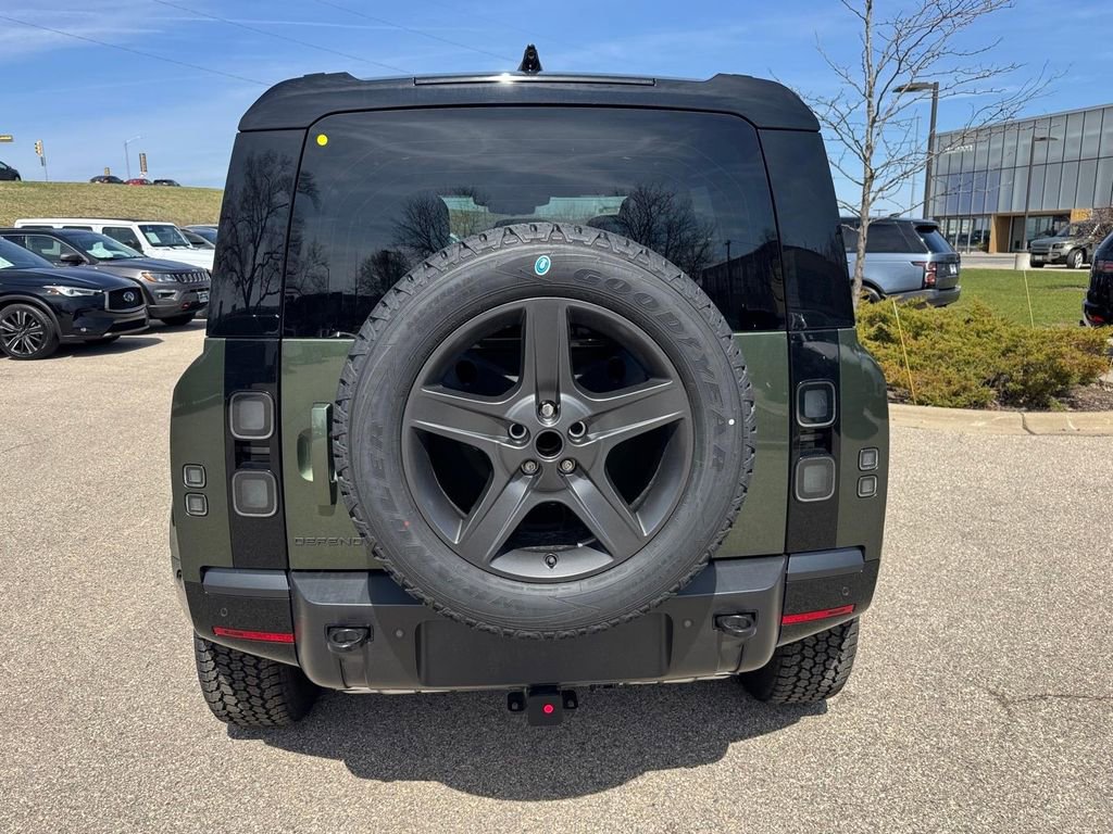 New 2026 Land Rover Defender 110 X-Dynamic SE AWD/4WD image 3