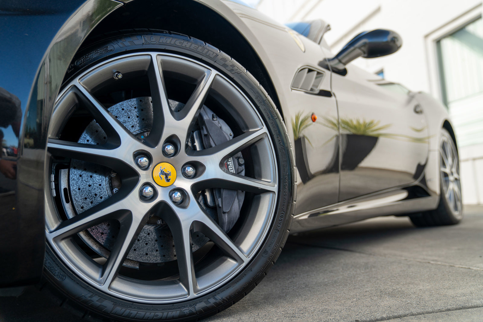 Used 2013 Ferrari California image 4
