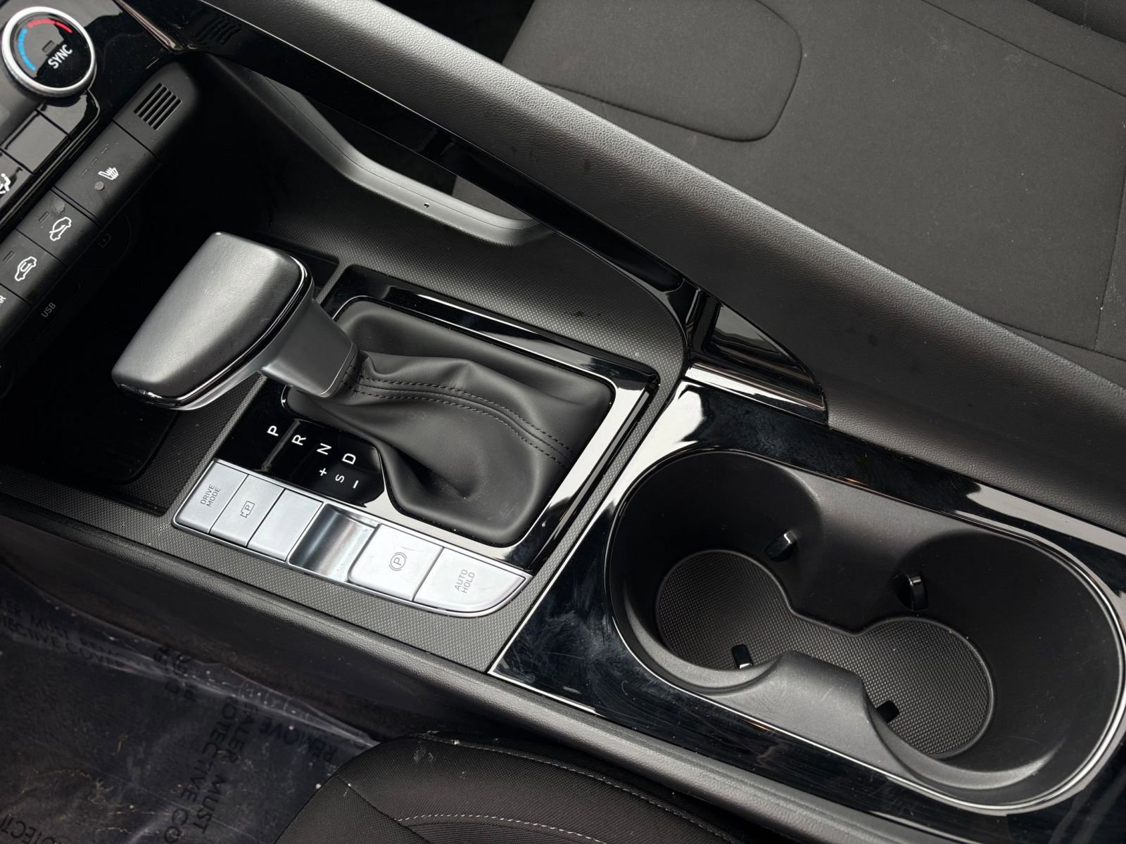 Used 2025 Hyundai Elantra SEL image 48