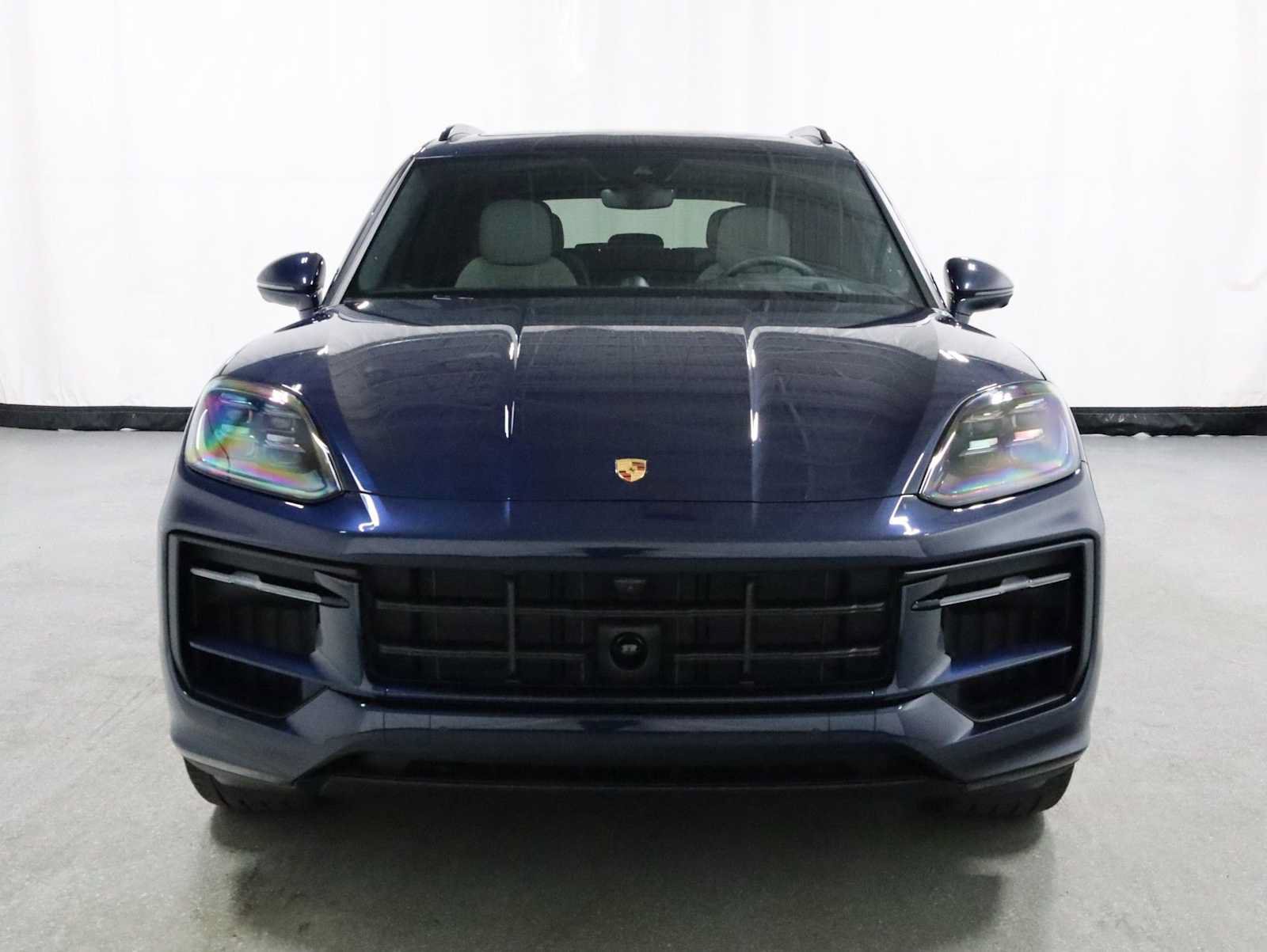 Certified 2025 Porsche Cayenne E-Hybrid AWD/4WD image 14