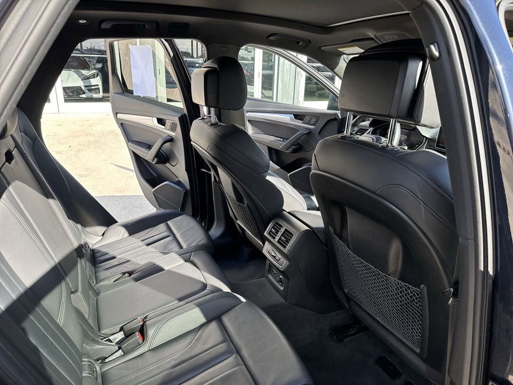 Used 2020 Audi Q5 2.0T Titanium Premium Plus w/ Premium Plus Package image 34