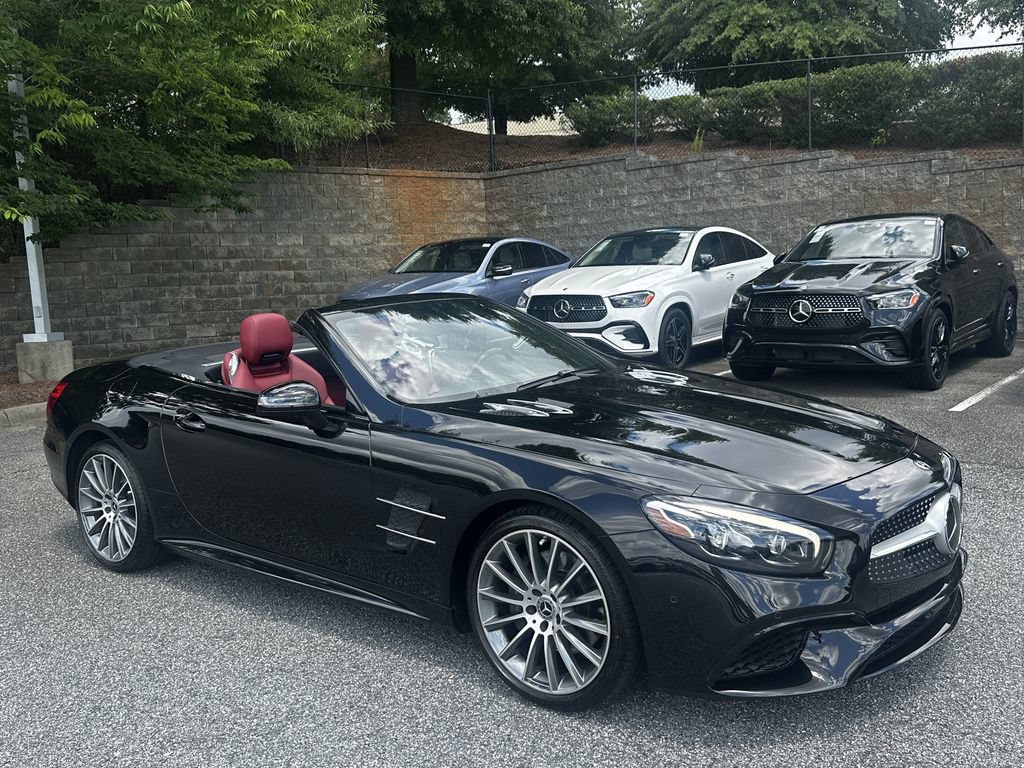 Used 2018 Mercedes-Benz SL 550 image 2
