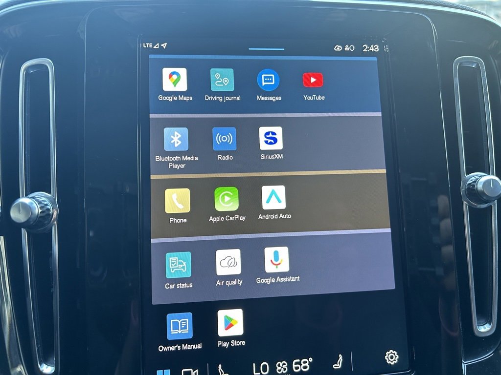 Certified 2025 Volvo XC40 B5 Plus image 19