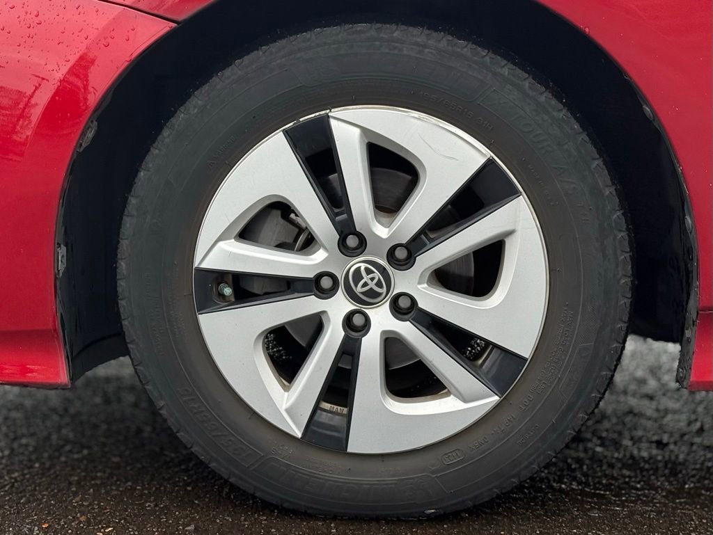Used 2016 Toyota Prius Three FWD image 9