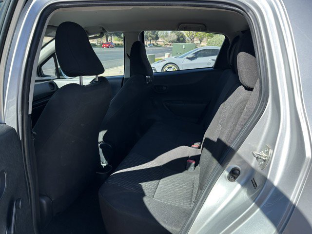 Used 2014 Toyota Yaris L image 13