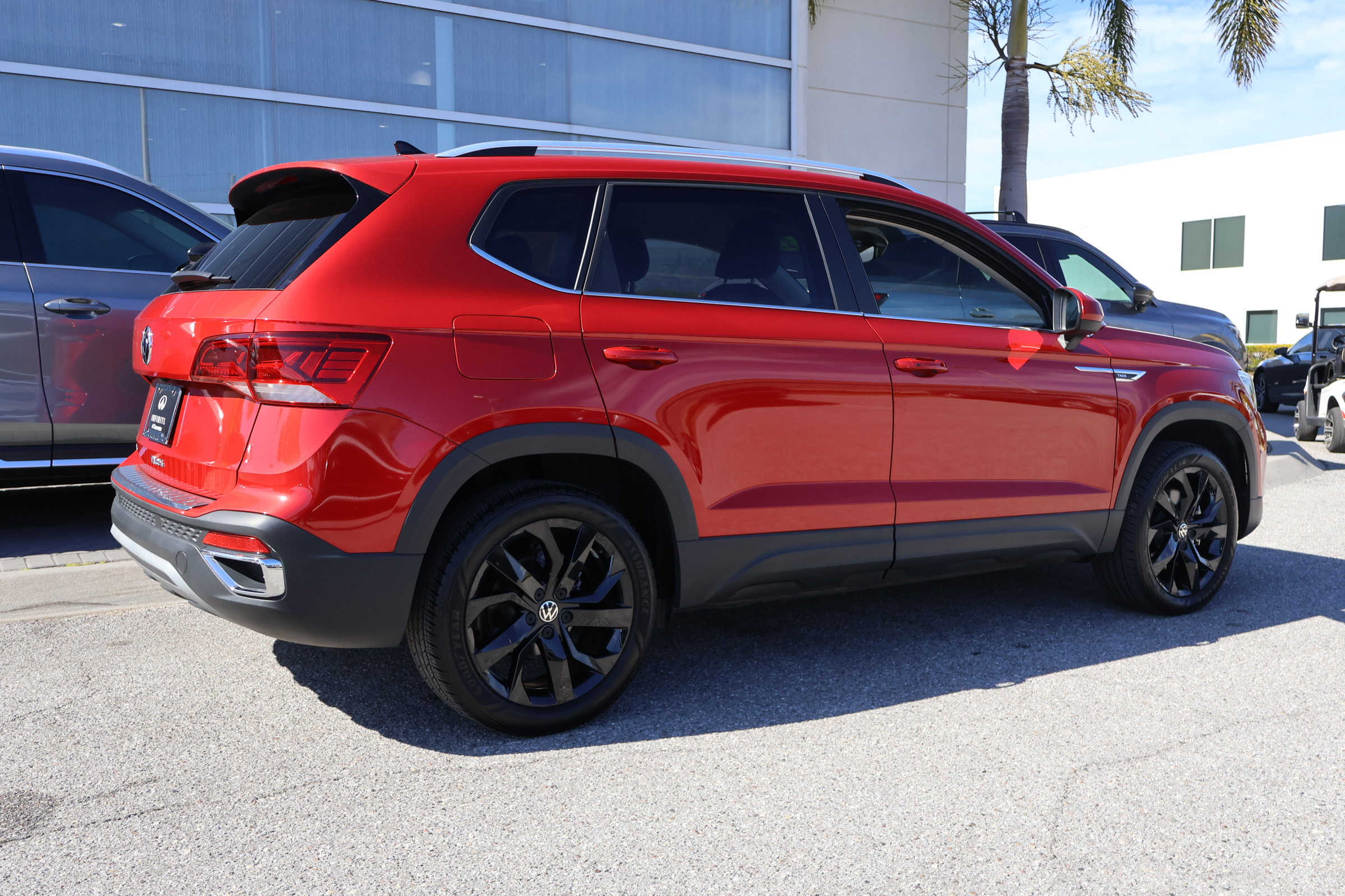 Used 2023 Volkswagen Taos SE w/ Black Wheel Package image 9