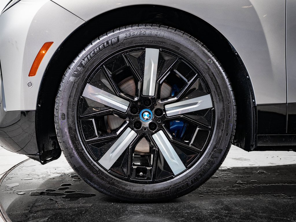 Used 2023 BMW iX M60 image 13