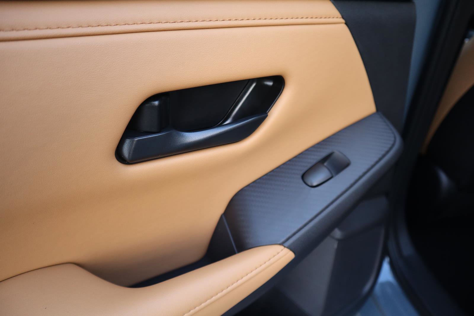 Used 2025 Nissan Sentra SV w/ SV Premium Package image 39