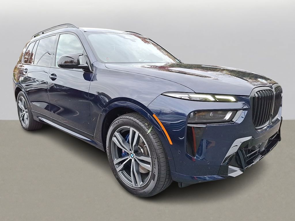Used 2026 BMW X7 M60i w/ Executive Package image 3